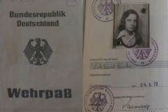 Urkunden und Ehrenzeichen